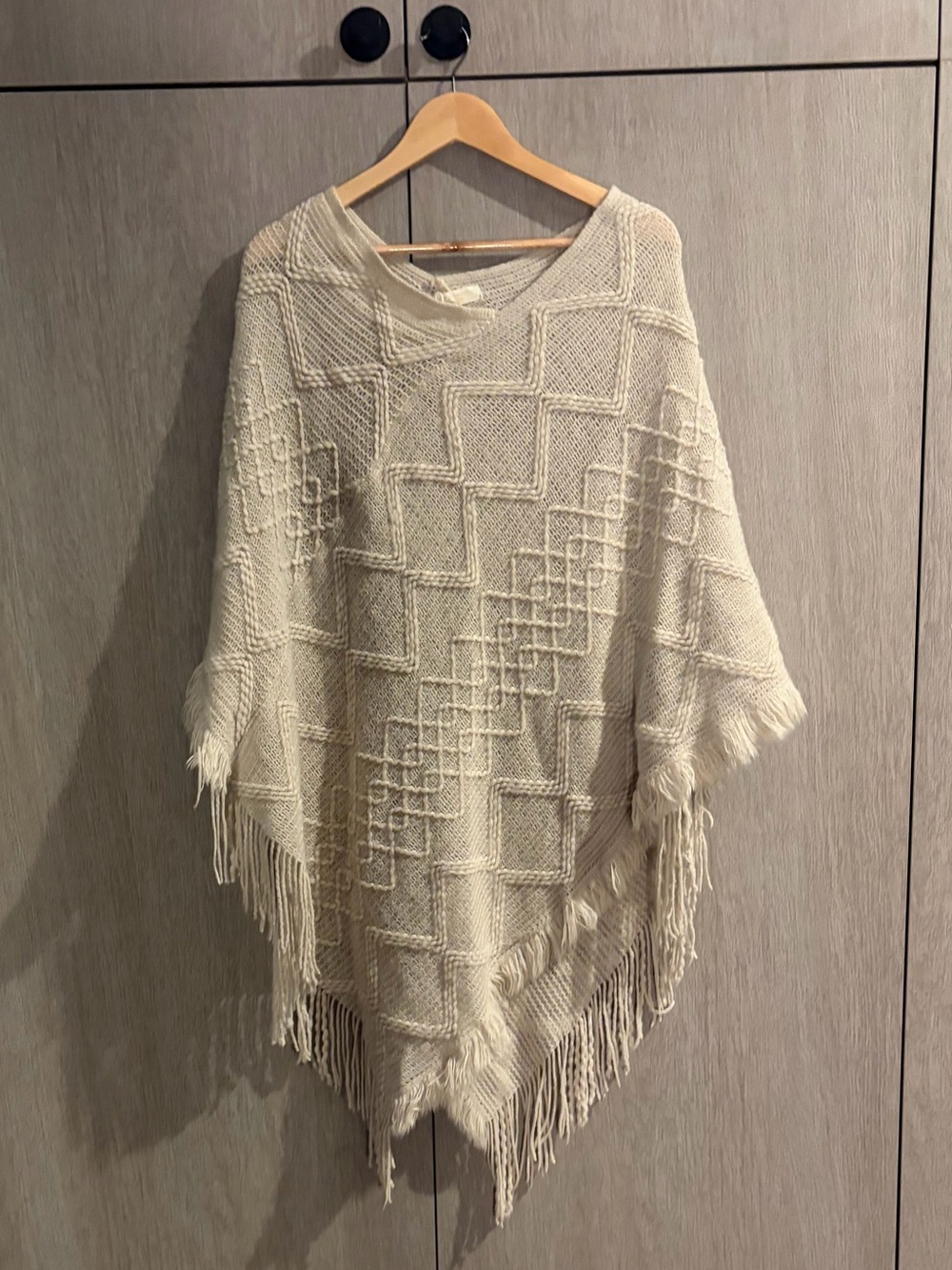 Seven Islands One Size Ivory Fringe Knit Poncho Boho Western Festival Sweater